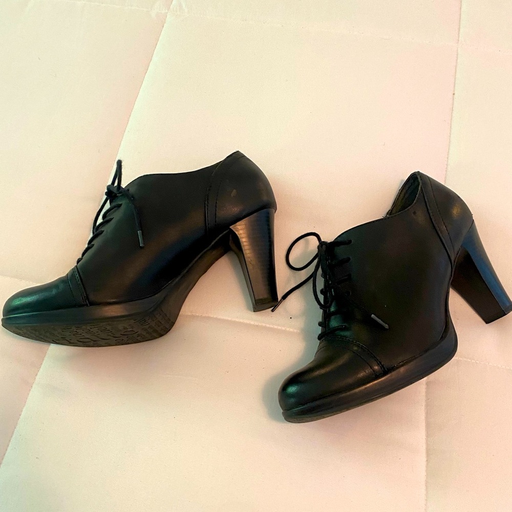 Rialto Black Bootie Size 8.5 Laced Boot Faux leather, 3.5” heel, gently used - Picture 1 of 7
